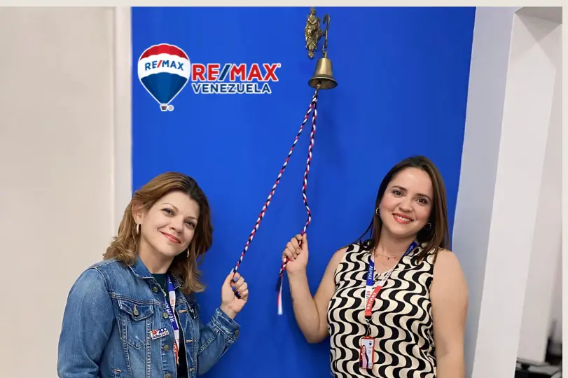 carteles de venta propiedades remax - Qué significa el campanazo en REMAX